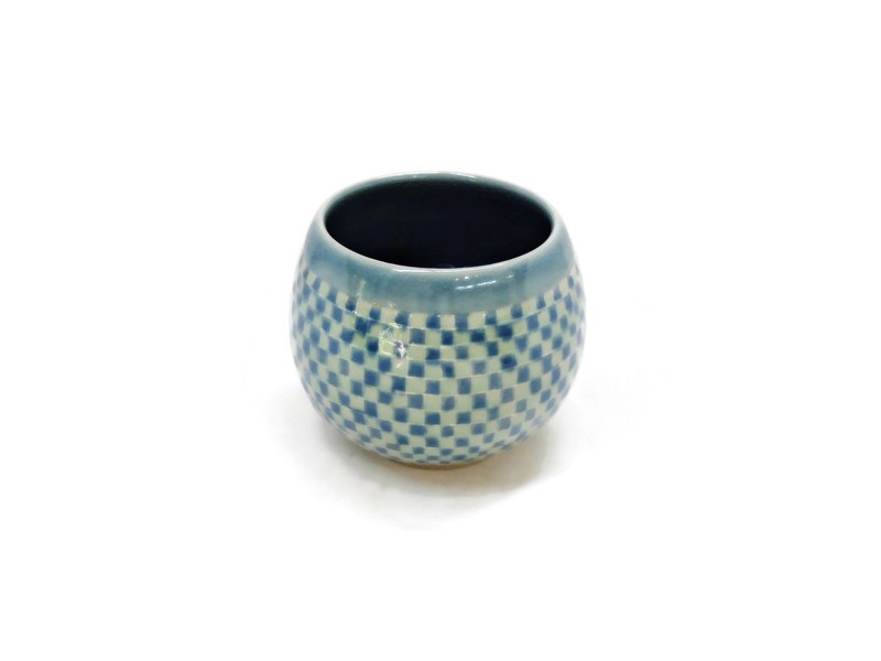 BLUE AND GREEN GINGHAM ROUND CELADON CUP