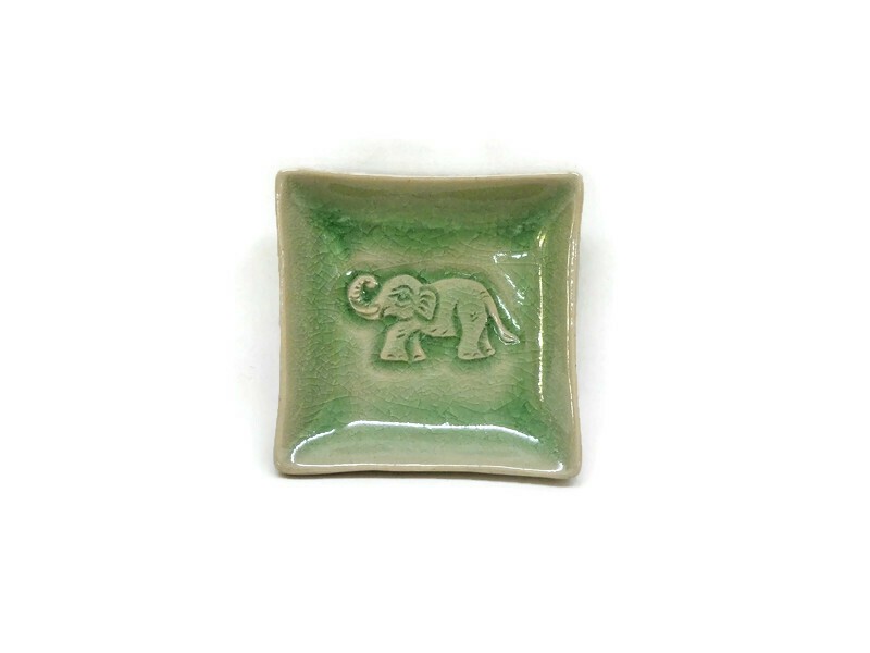 Square sauce dish elephant