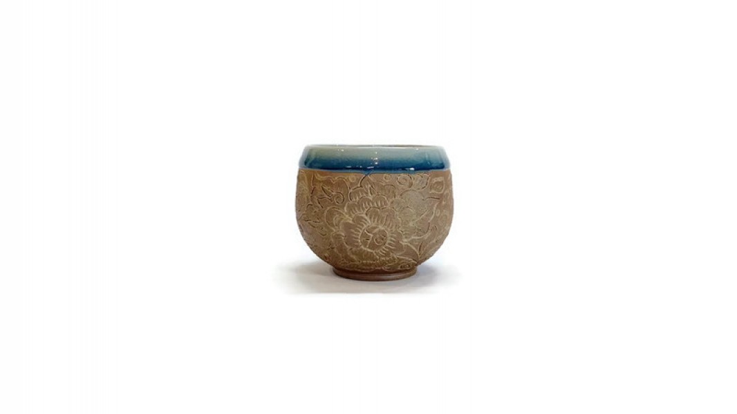 Japanese Cup Brown Pudtan carved with blue glazed.