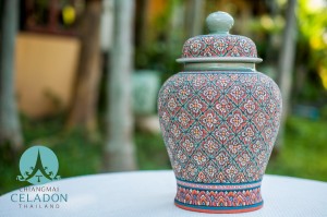 Lanna Thai Celadon Ginger jar - จินเจอร์จาร์เพ้นต์ลายล้านนาไทย