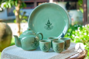 ชุดกาน้ำชากลม ติดโลโก้ เชียงใหม่ 720 ปี (celebrate 720 year chiang mai)