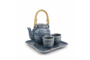 Blue tea set ชุดกาน้ำชาหูหวายลายเล้นพร้อมแก้วน้ำชาถาดรองสี่เหลี่ยมเคลือบสีน้ำเงิน