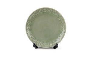 Dinner Plate Green Kanok จานอาหาร 9.5 นิ้ว แกะลายขอบดอกกนก สีเขียวอ่อน