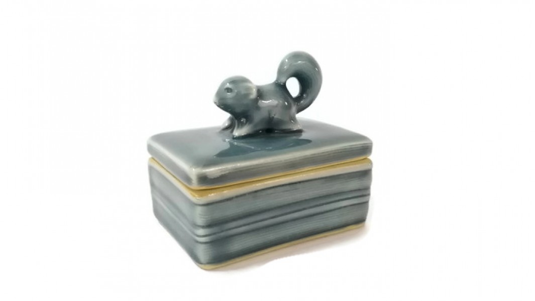 CELADON BUSINESS CARD HOLDER WITH Squirrel ON TOP ตลับนามบัตรศิลาดล สี่เหลี่ยมจุกกระรอก BLUE CELADON