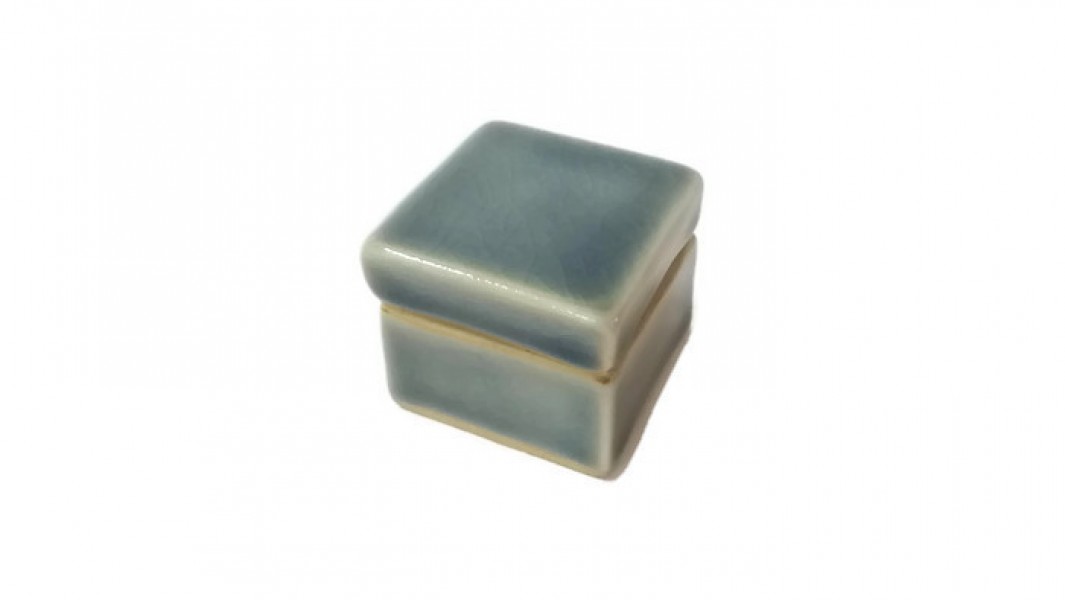 Tiny Celadon Square Box Blue Celadon ตลับศิลาดลสี่เหลี่ยม จิ๋ว เคลือบสีนำ้เงิน