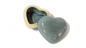 Celadon Heart Jewelry Box ตลับศิลาดลรูปหัวใจ เคลือบสีน้ำเงิน