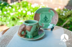 แก้วกาแฟช้างศิลาดลพร้อมจานรอง 720 Years Chiang Mai Celebration Elephant Coffee Cup and Saucer