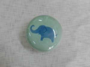 Large Round Box Two-Tone Elephant