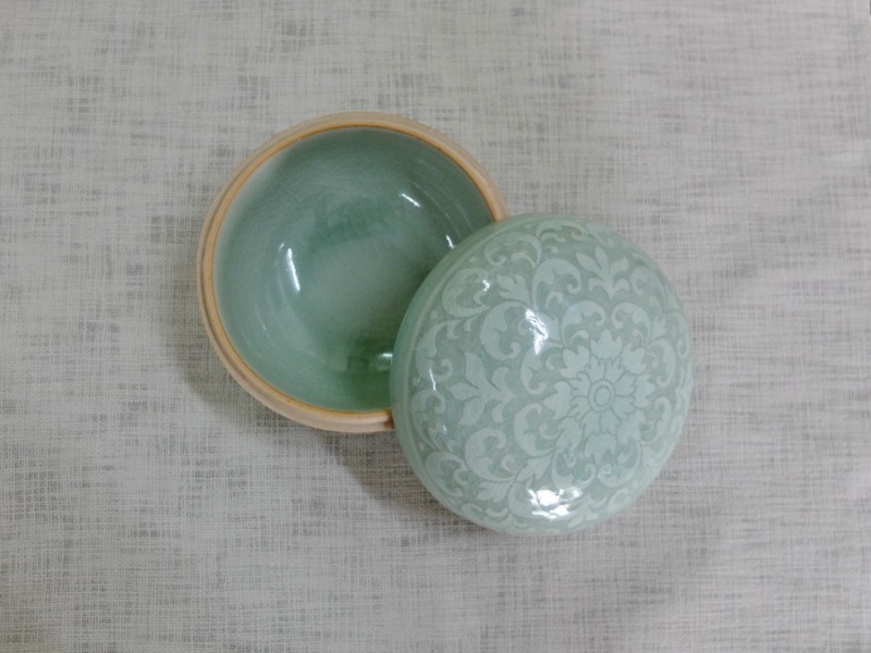 Large Round Box Kanok Green