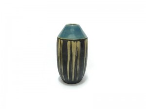 Blue celadon vase, coffee grounds design แจกันกรวยกากกาแฟ