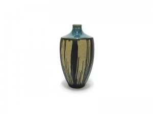 Blue celadon vase, coffee grounds design แจกันกรวยกากกาแฟ