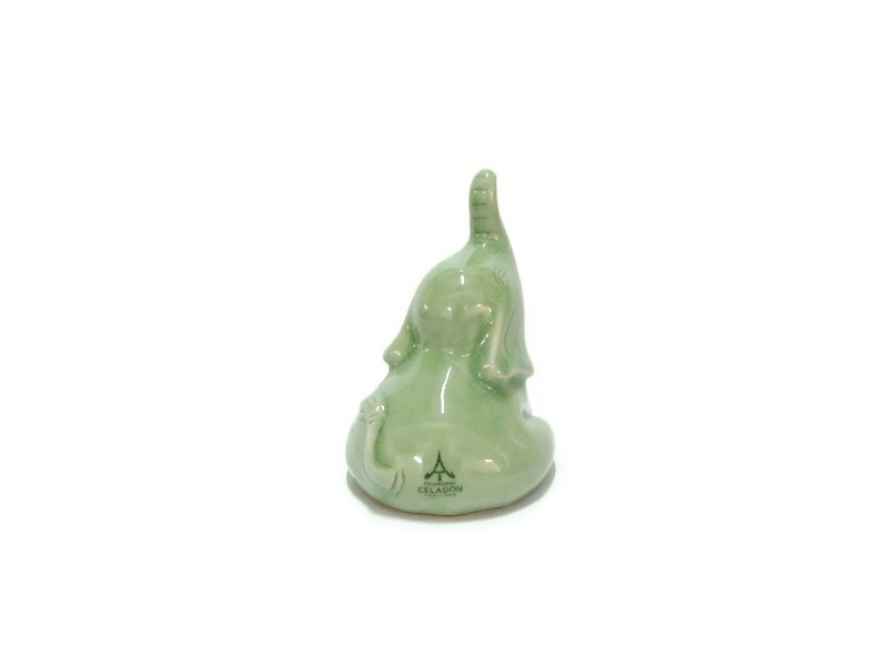 Elephant figurine 