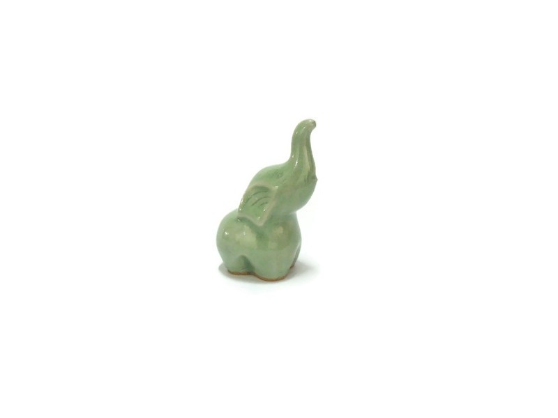 Elephant figurine 