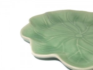 Lotus side plate จานแบ่งใบบัว 7.5