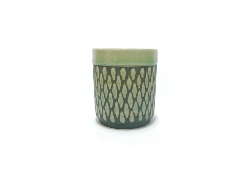 Tumbler Celadon cup, Diamond design