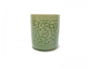 Tumbler Celadon Cup, Pudtan flower carving